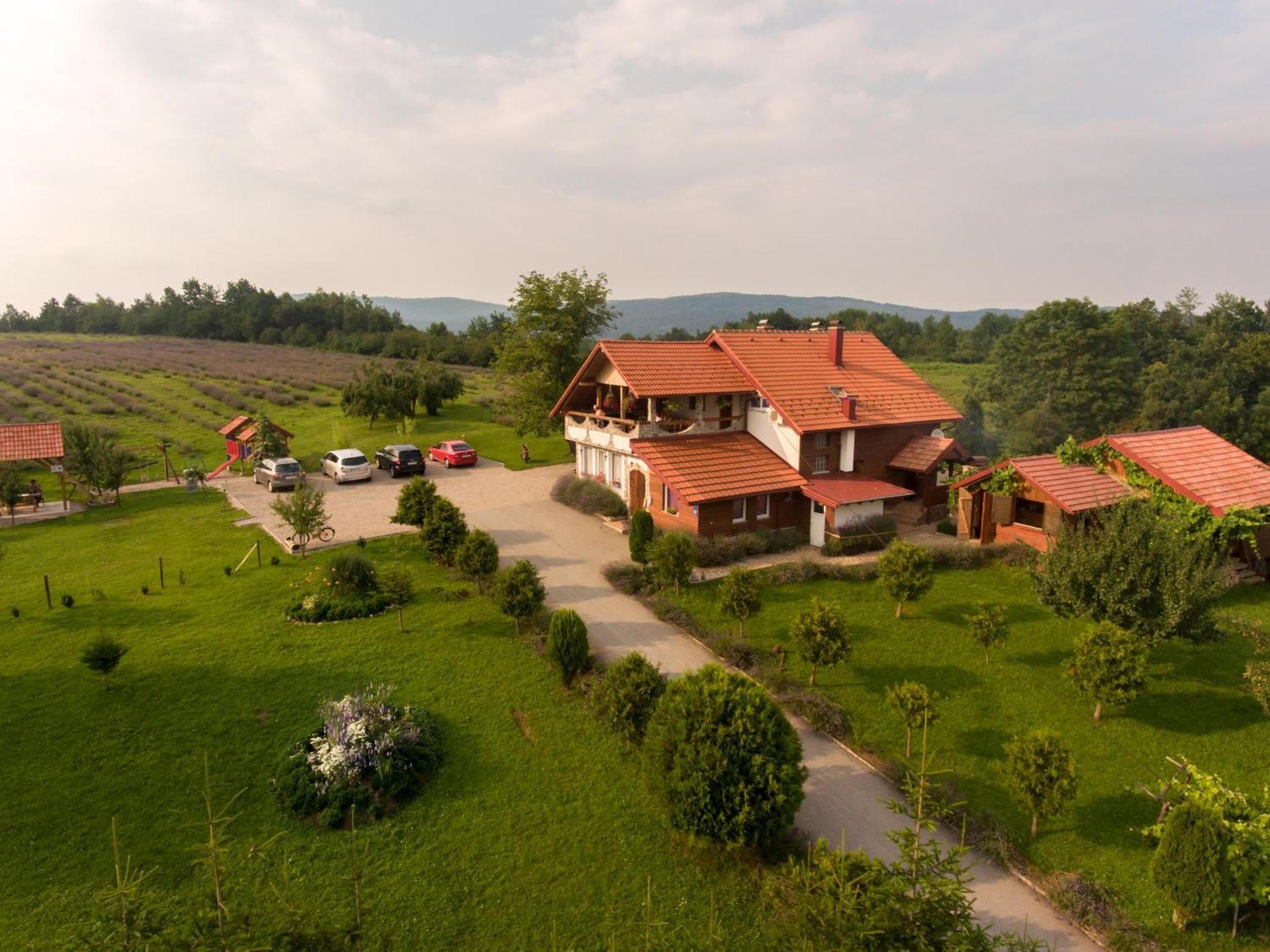 Lavanda Farm Apartmani Rakovica Exterior foto